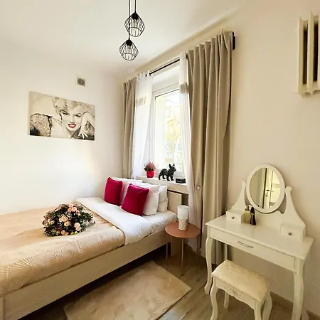 Apartment Lumina Homely In Lodz