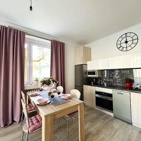 Lumina Homely In Apartment